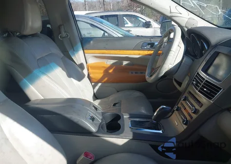 2010 Lincoln Mkt from USA, damaged, VIN 2LMHJ5FR2ABJ06095